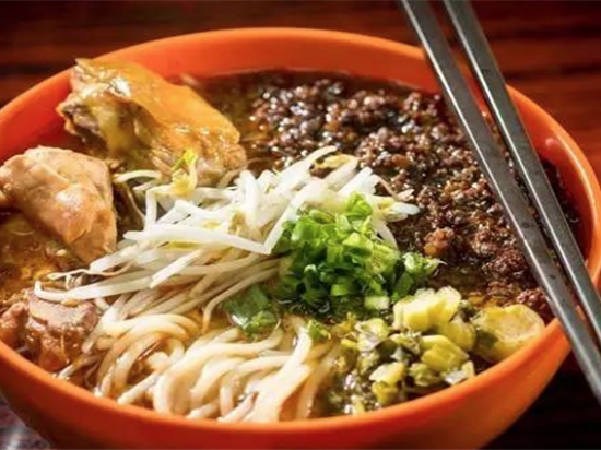 三里香麻辣鸡米线