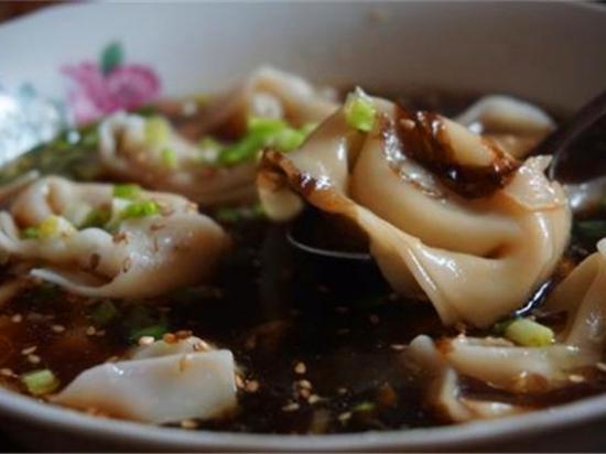 陈老湿的砂锅馄饨