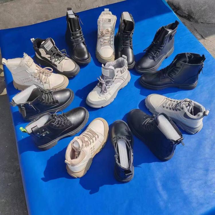 外贸休闲鞋10元库存尾货处理鞋批发摆地摊货源直播厚底真皮马丁靴