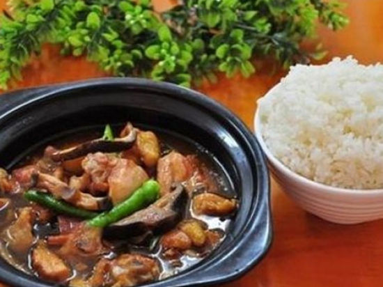 益香黄焖鸡米饭