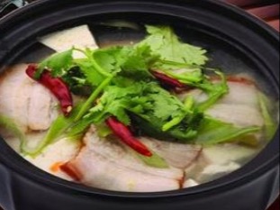 箐山砂锅麻辣烫