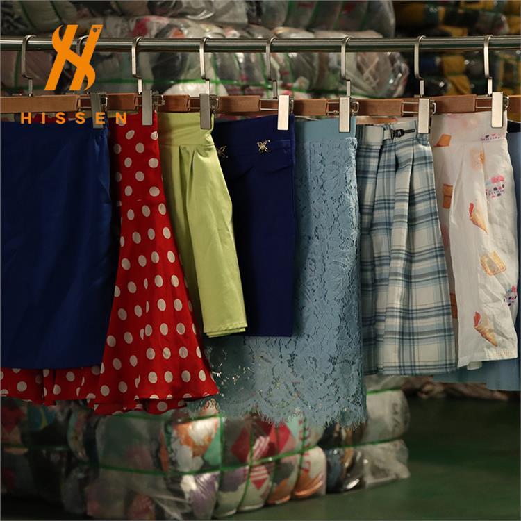 secondhand dresses旧衣物批发二手女超短裙半身裙贸易出口所罗门