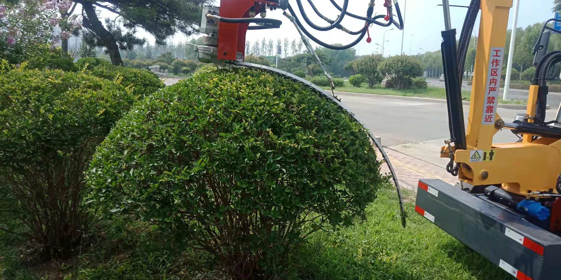多功能自动绿篱修剪机 全自动割草机 市政园林修剪设备 使用方便