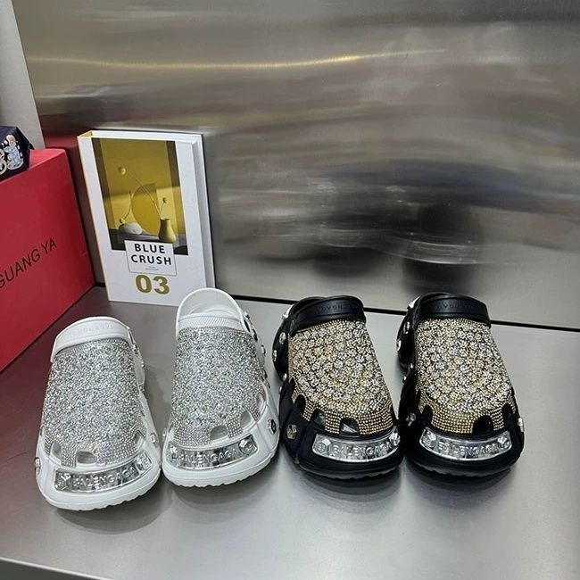 时尚夏季松糕底洞洞鞋女厚底增高防滑外穿蝴蝶水钻可爱凉拖鞋批发