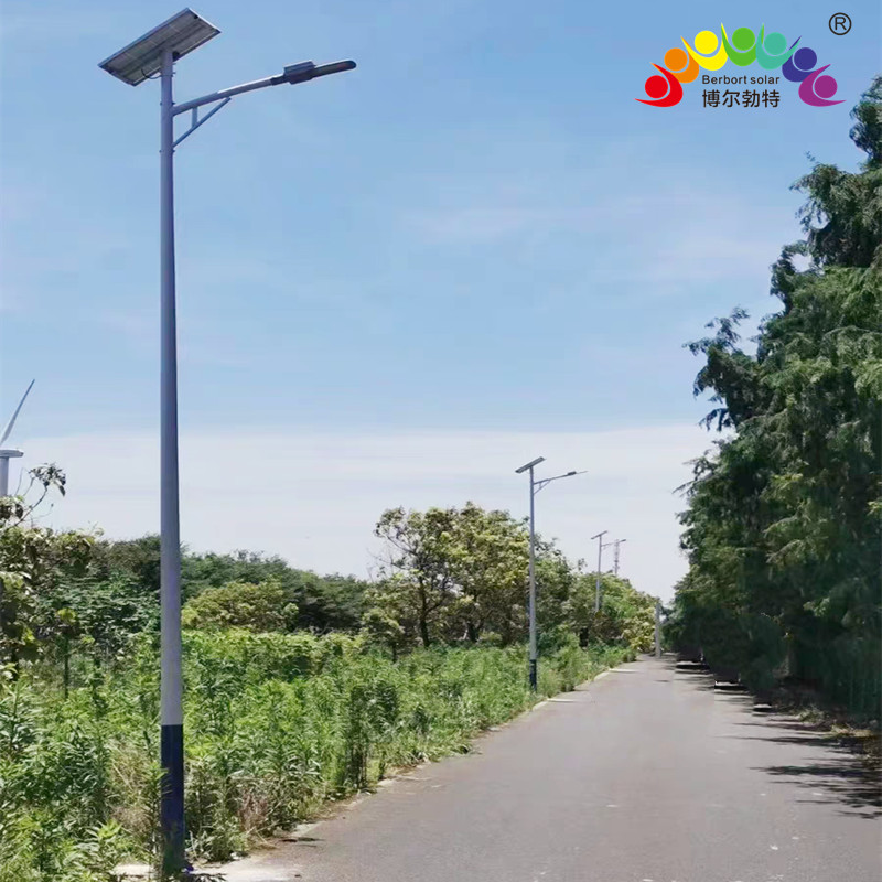 博尔勃特风光互补路灯市政道路照明热镀锌太阳能路灯杆厂家批发