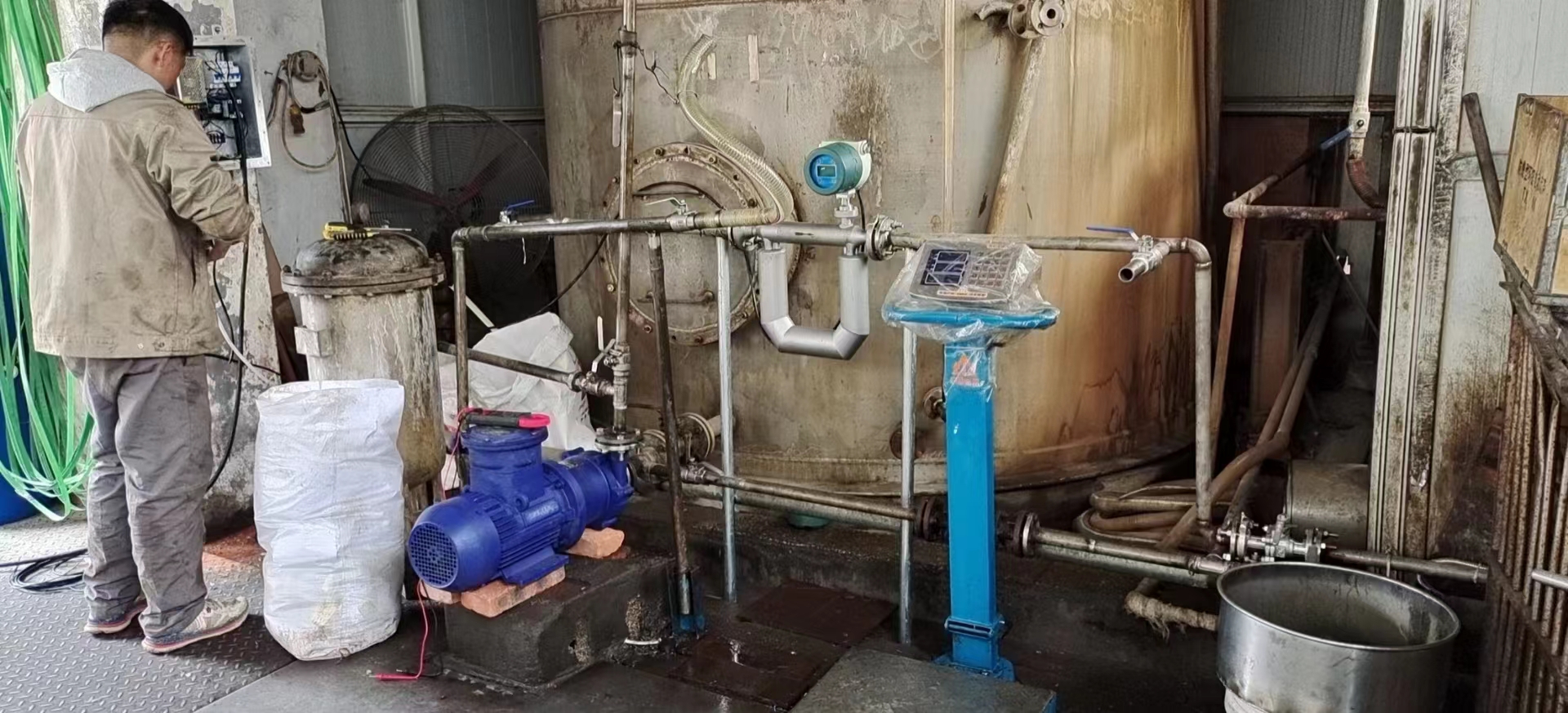 DN25质量流量计科氏力原理 测量管材质316L 精度0.2级