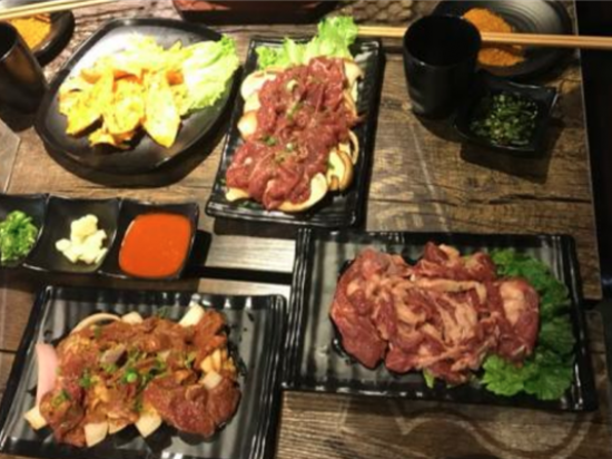 玫瑰花园自助烤肉