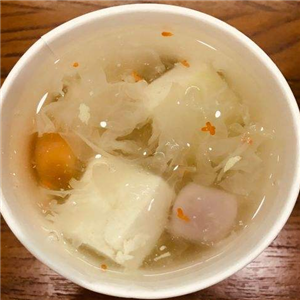 许小美鲜炖银耳