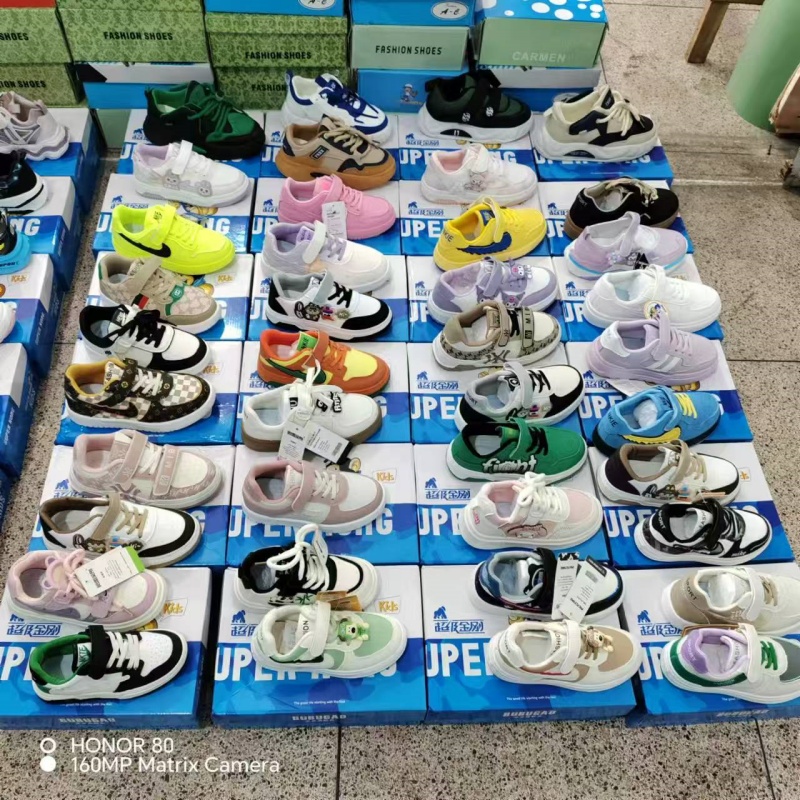 地摊鞋处理鞋批发 齐码杂款休闲鞋 时尚童鞋 厚底跑步儿童运动鞋