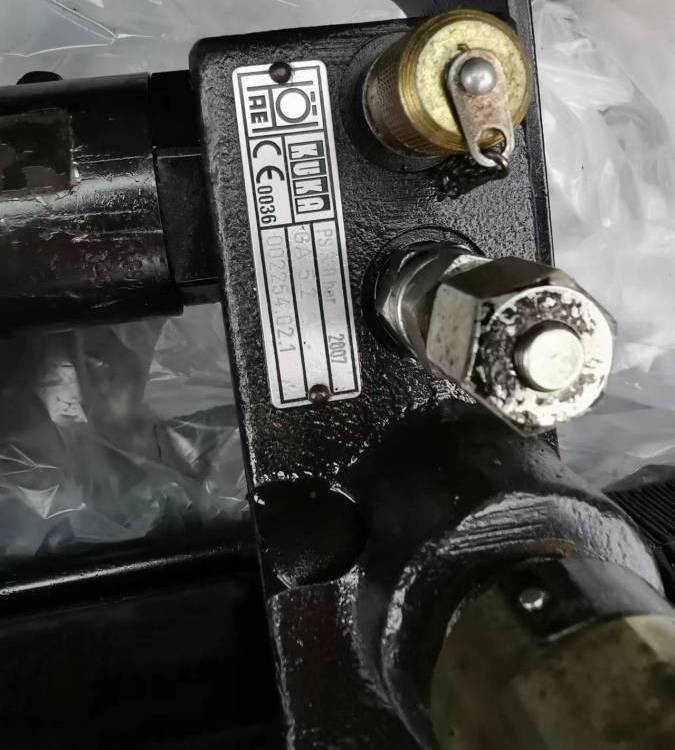 KUKA、库卡工业机器人平衡杠维修、轴承更换、GA5.2、GA5.3、GA2