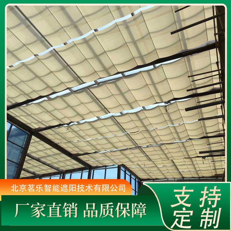 阳台电动防风防雨卷帘 家居庭外庭院隔热帘 采用遮光面料