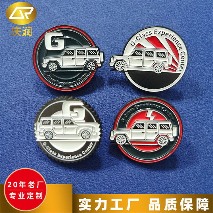 金属徽章烤漆工艺凹凸感较强烈 图案丰富多样卡通风格