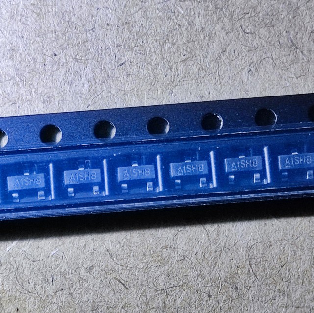 贴片 MOSFET场效应管SOT-23 SI2301 丝印A1SHB 2.3A 小体积 P沟道