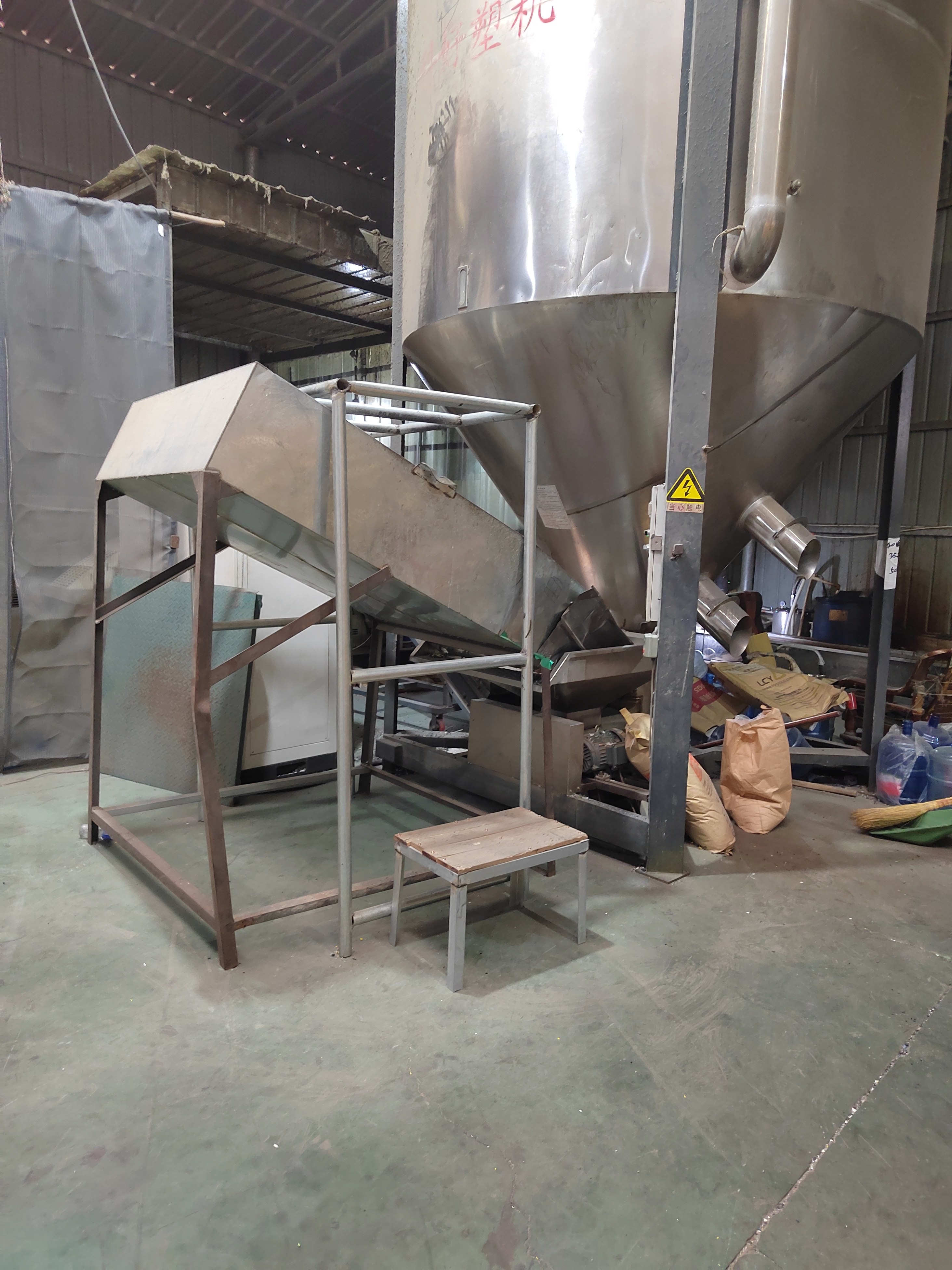 灰色PS可降解塑料颗粒 电器外壳面板用 电绝缘 耐化学性 高强度