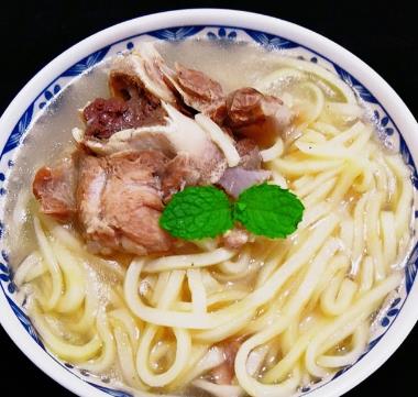 韩毅骨汤面