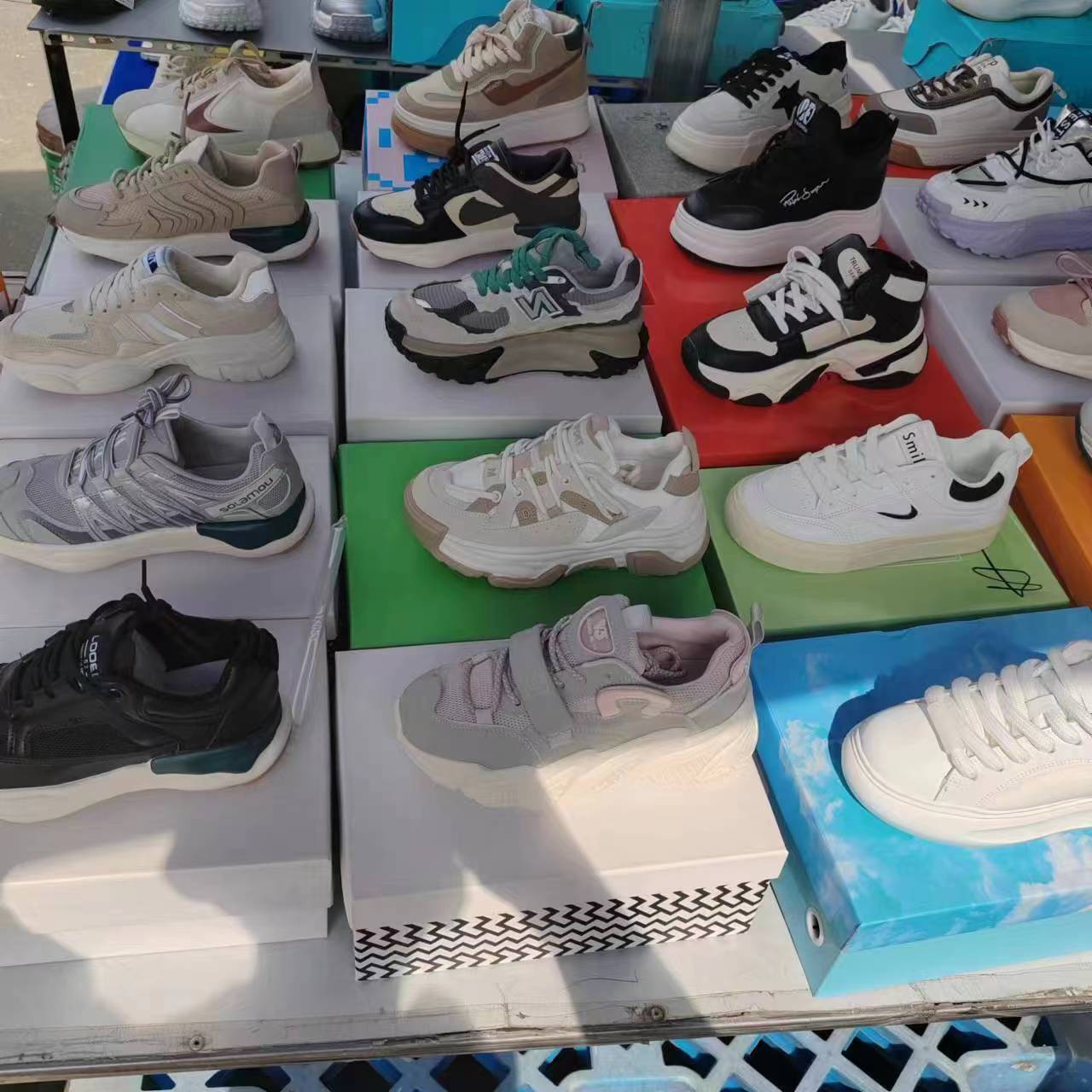 批发厂家 鞋子批发市场地摊 老爹鞋库存货源休闲男运动鞋开店低价
