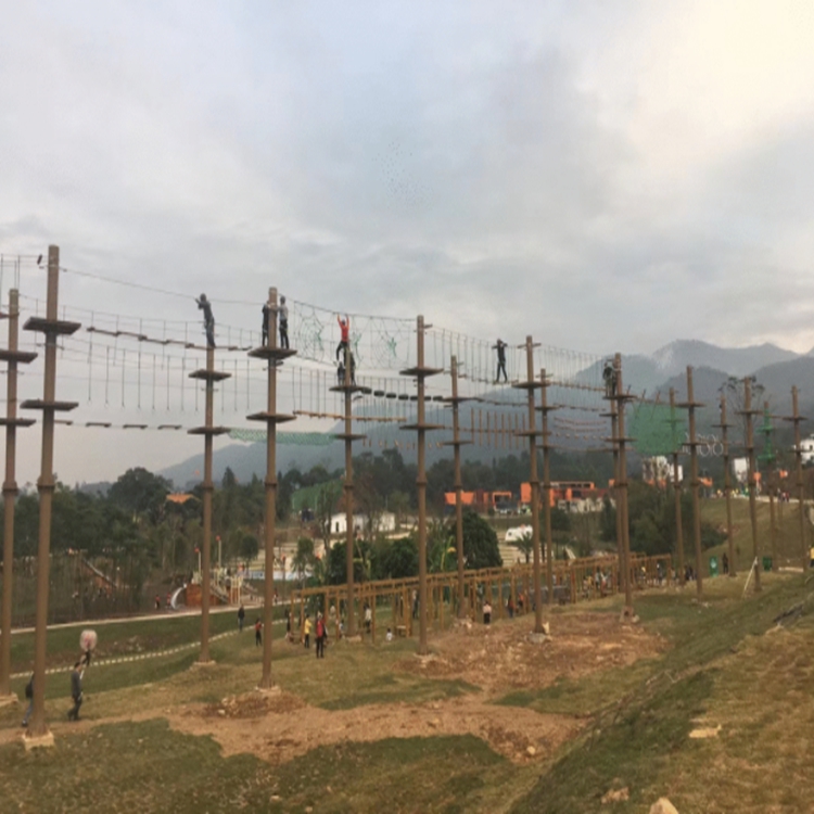 树上丛林穿梭 户外景区探险 亲子拓展闯关新设备