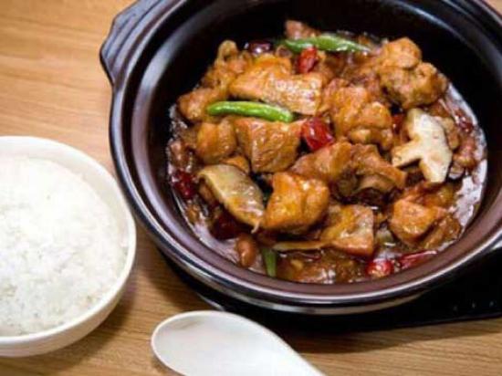 骨骨香黄焖鸡米饭