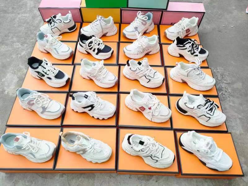 厂家四季透气耐磨男女鞋库存整单杂款平跟打蜡成年鞋创业开店夜市