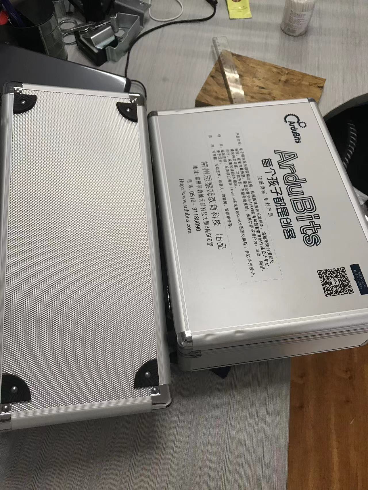 铝合金航空箱 航空铝箱 展会仪器设备运输 五金器材 使用