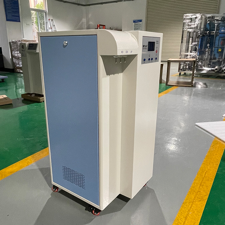 实验室超纯水机 双取水口 纯水设备源头厂家 水处理工程设备 沃特浦