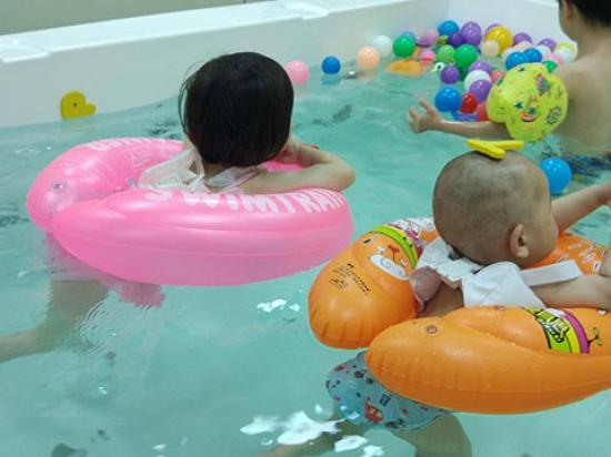 亚克力婴幼儿游泳馆