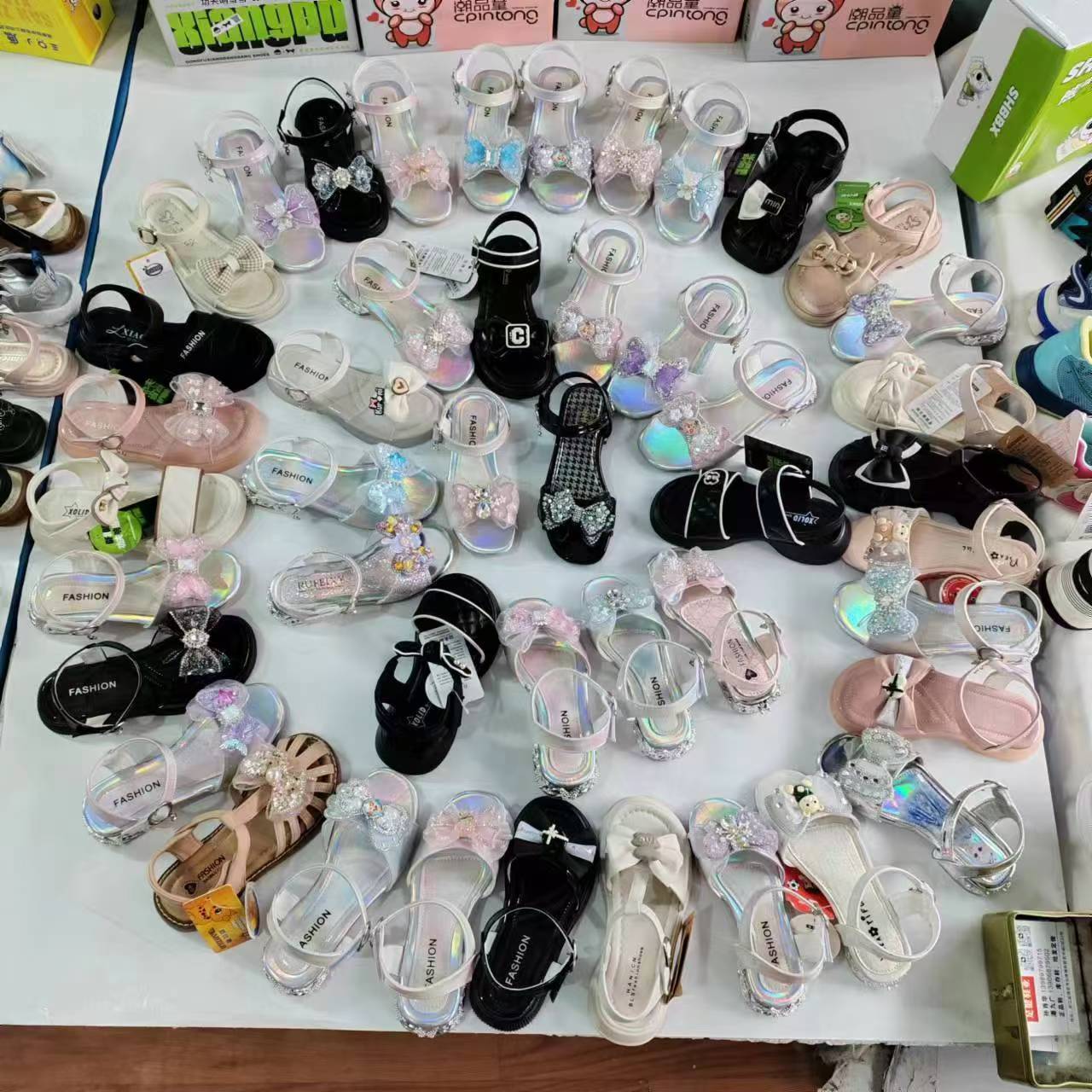 2024新款女鞋低帮圆头潮鞋四季通用产整单杂款库存鞋创业开店夜市