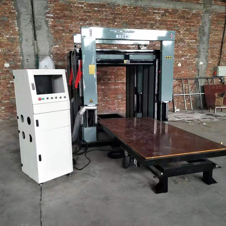 乐璇泡沫玻璃造型切割锯精密数控铜铝材造型锯切割一体机