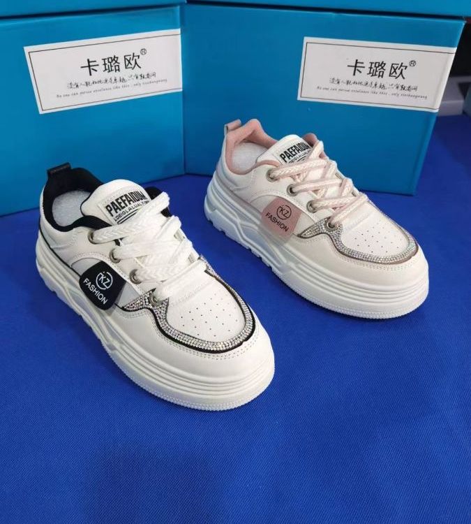 库存女鞋2023新款夏季透气皮面运动板鞋女士软底防滑百搭休闲系列
