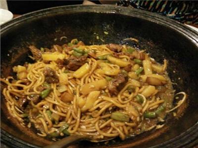 擀匠铁锅焖面