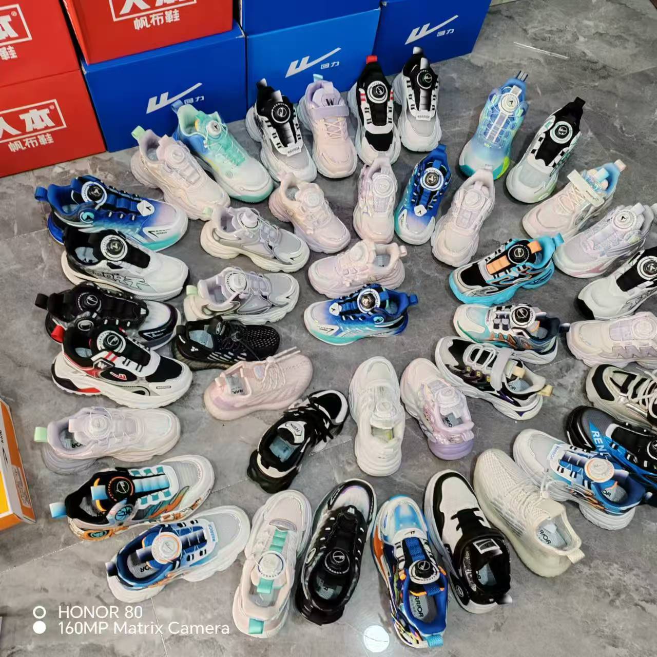时尚跑步纯色圆头四季款整单杂款成年运动 休闲男女鞋批发赶集开店