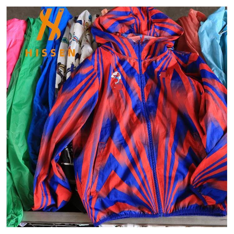 二手衣服跨境出口公司直销中东秋冬男装混合尼龙外套used clothes