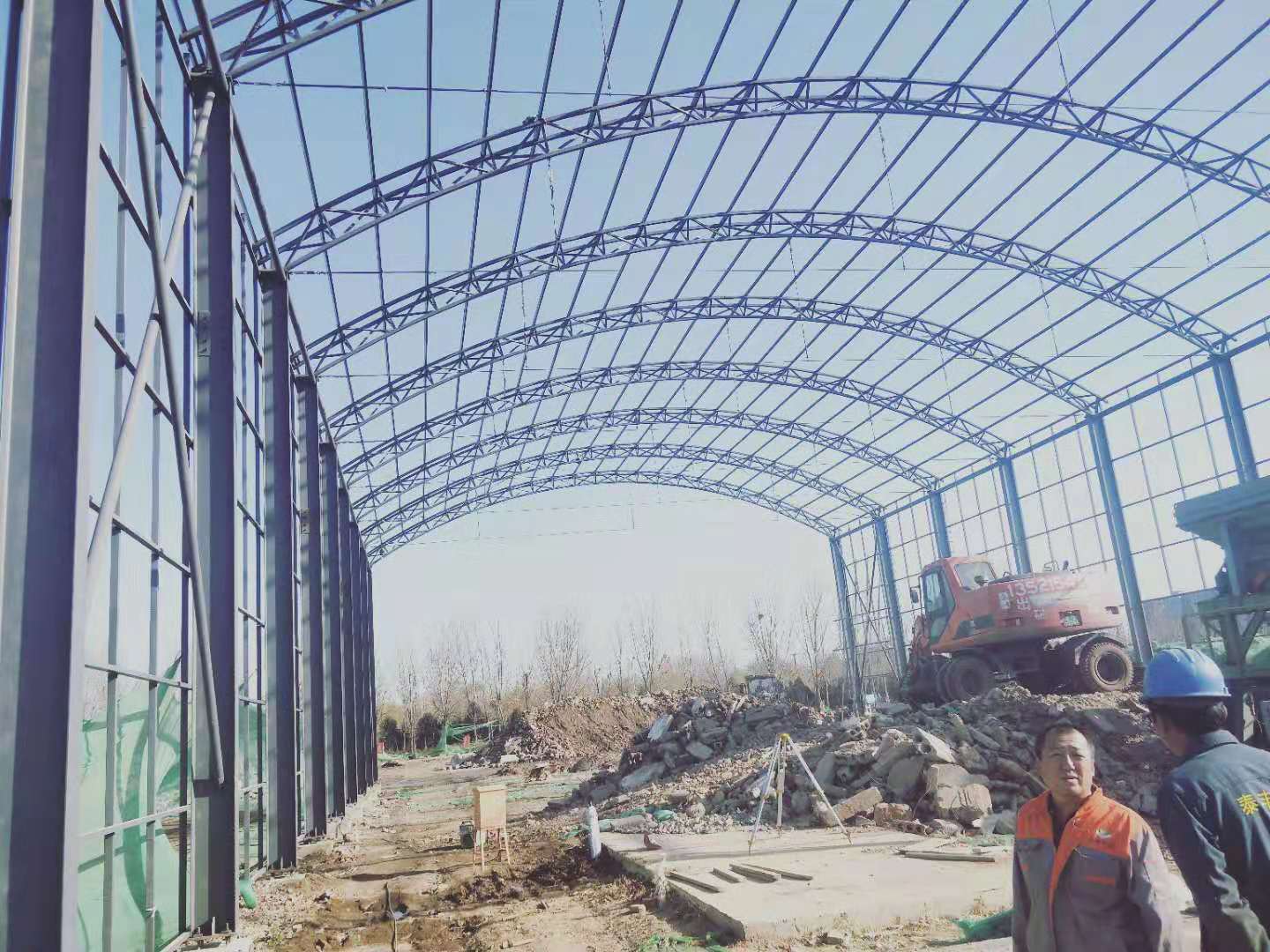 桁架楼承板是组合承重板 更好发挥钢筋均匀间距提 高地面施工质量