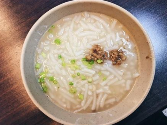 新民肉圆米粉汤