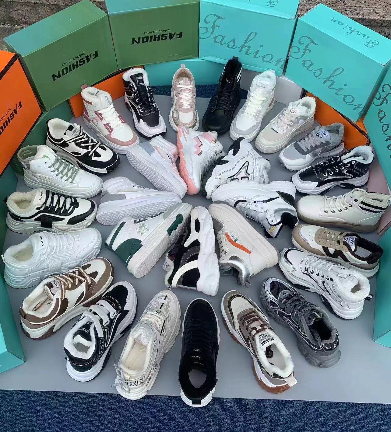 贸地摊鞋批发处理杂款男女鞋断码品牌运动鞋库存鞋厂家批发内销外