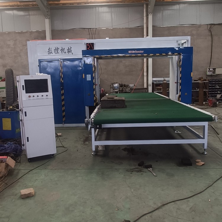 乐璇数控造型切割锯1325EVA全自动气动夹板造型锯