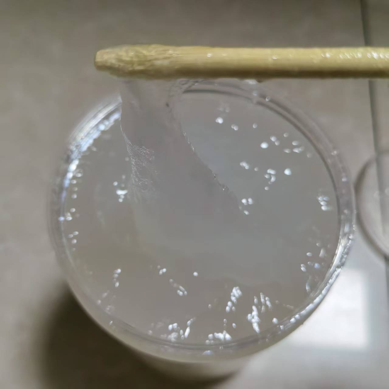 低粘度 高流动 液体氯化橡胶 耐高温 改性 增韧 发泡 阻燃