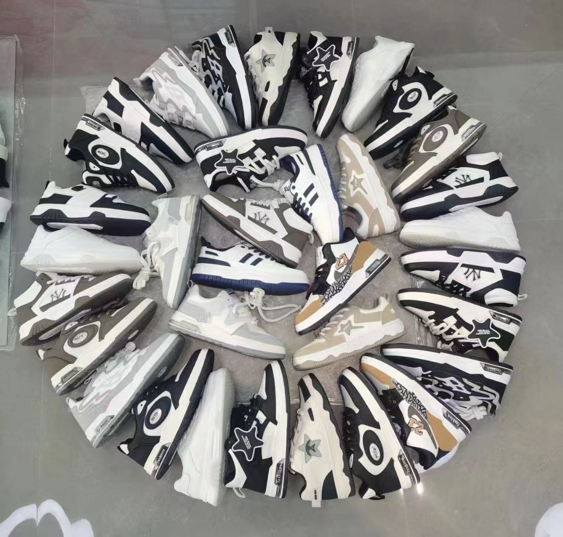 新款秋季男鞋潮流百搭休闲运动鞋 青少年运动板鞋批发创业开店赶集