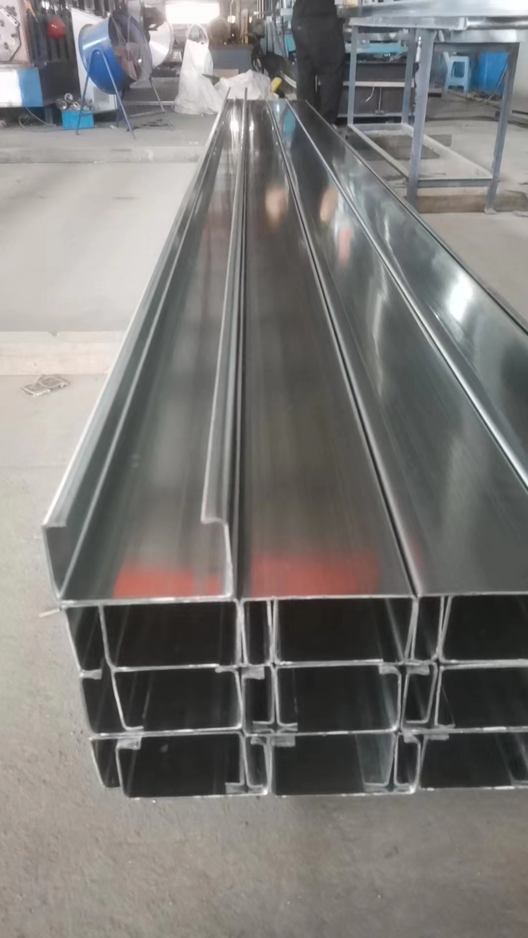 Q235热镀锌C型钢 冷镀C型槽 定制U型钢高强度 抗震 耐腐蚀 建筑工程