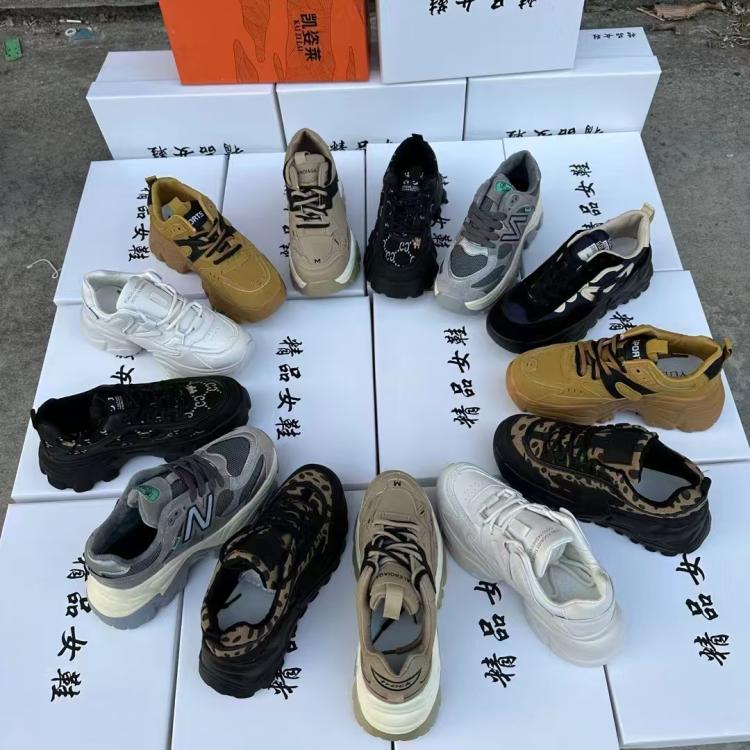 春秋男女款透气运动鞋 轻便老爹鞋跑步鞋 耐磨库存鞋