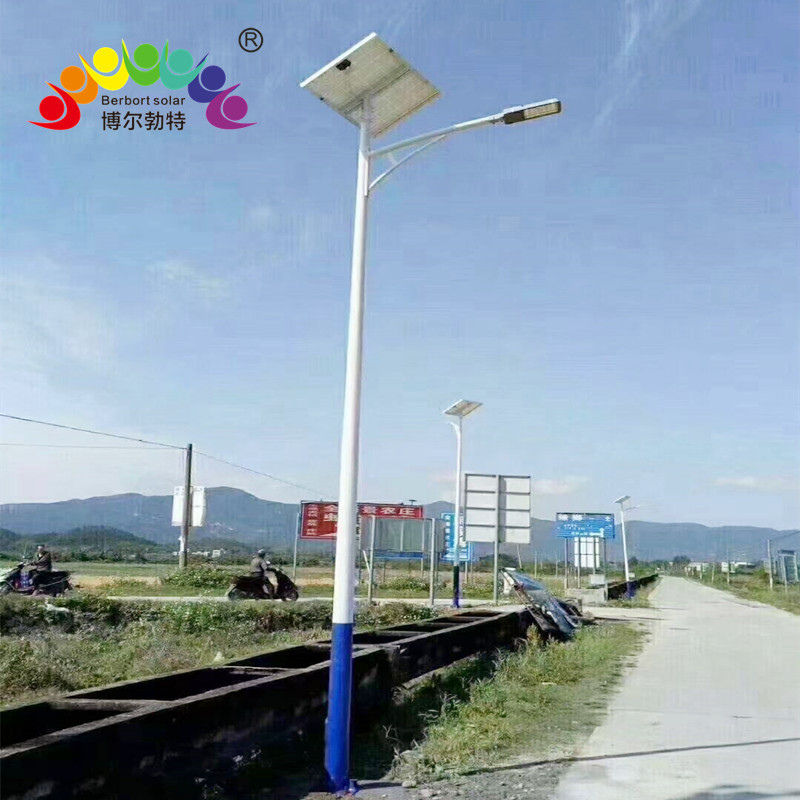 博尔勃特太阳能路灯美丽乡村道路照明LED风光互补路灯杆厂家批发