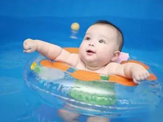 宝贝多婴幼儿游泳馆