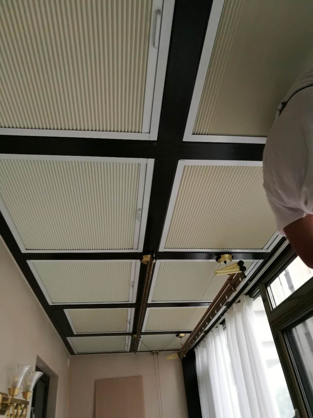 遮阳帘 阻挡阳光直射 精湛工艺 规格可定制 广受好评