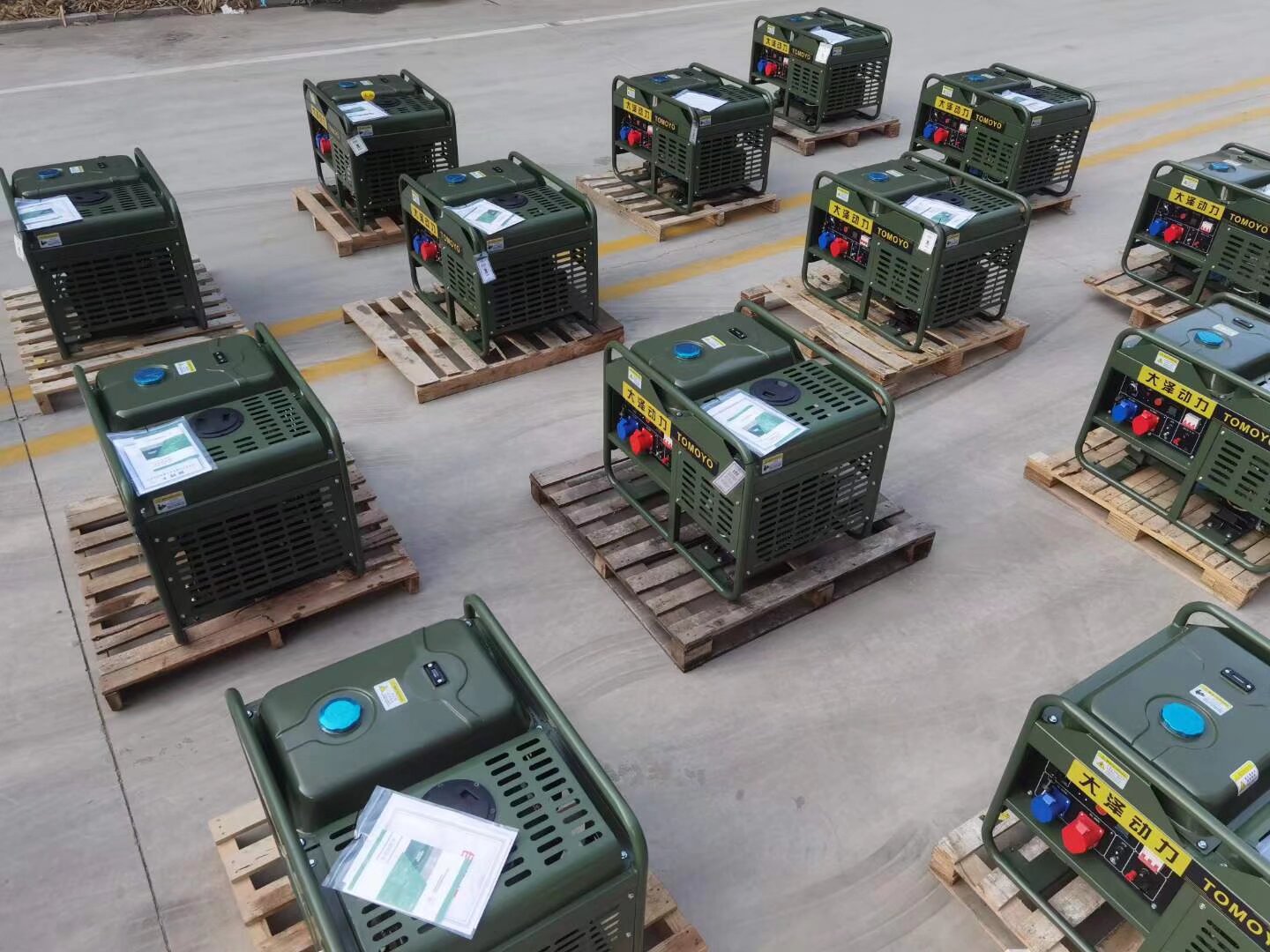15kva柴油发电机大泽动力移动便携款TO18000ETLZ，额度电压380V