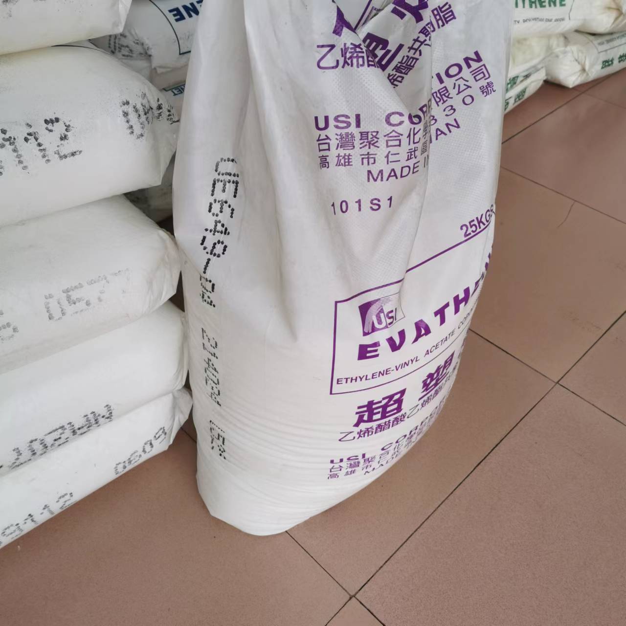 EVA 台聚合 UE649-04 热熔级 高流动 EV含量28 400个融脂