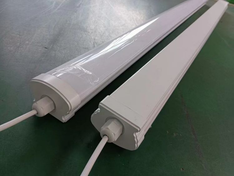 LED三防灯 感应灯 雷达感应车库灯 停车场 仓库库房灯 防尘防蚊虫