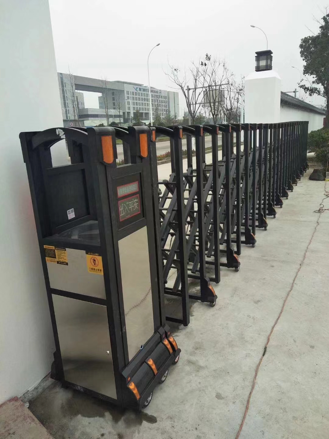 鑫启 工厂学校单位专用电动伸缩门 铝合金智能遥控工业悬浮门