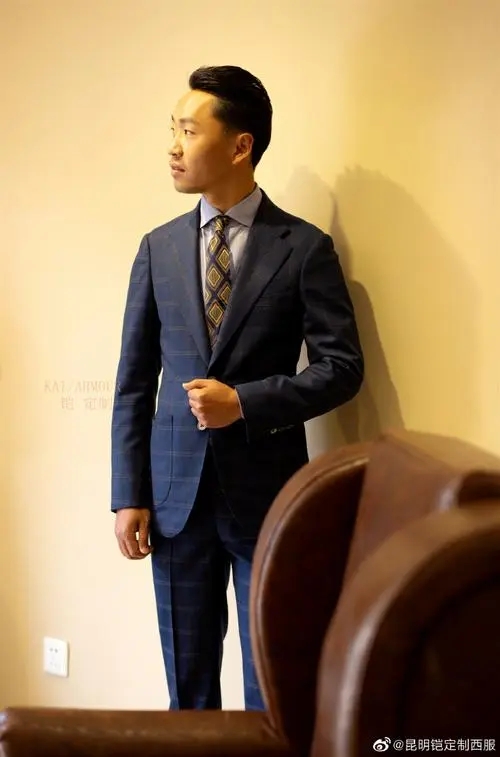 定制西服 两扣商务套装 透气耐磨 来图定制做工精细