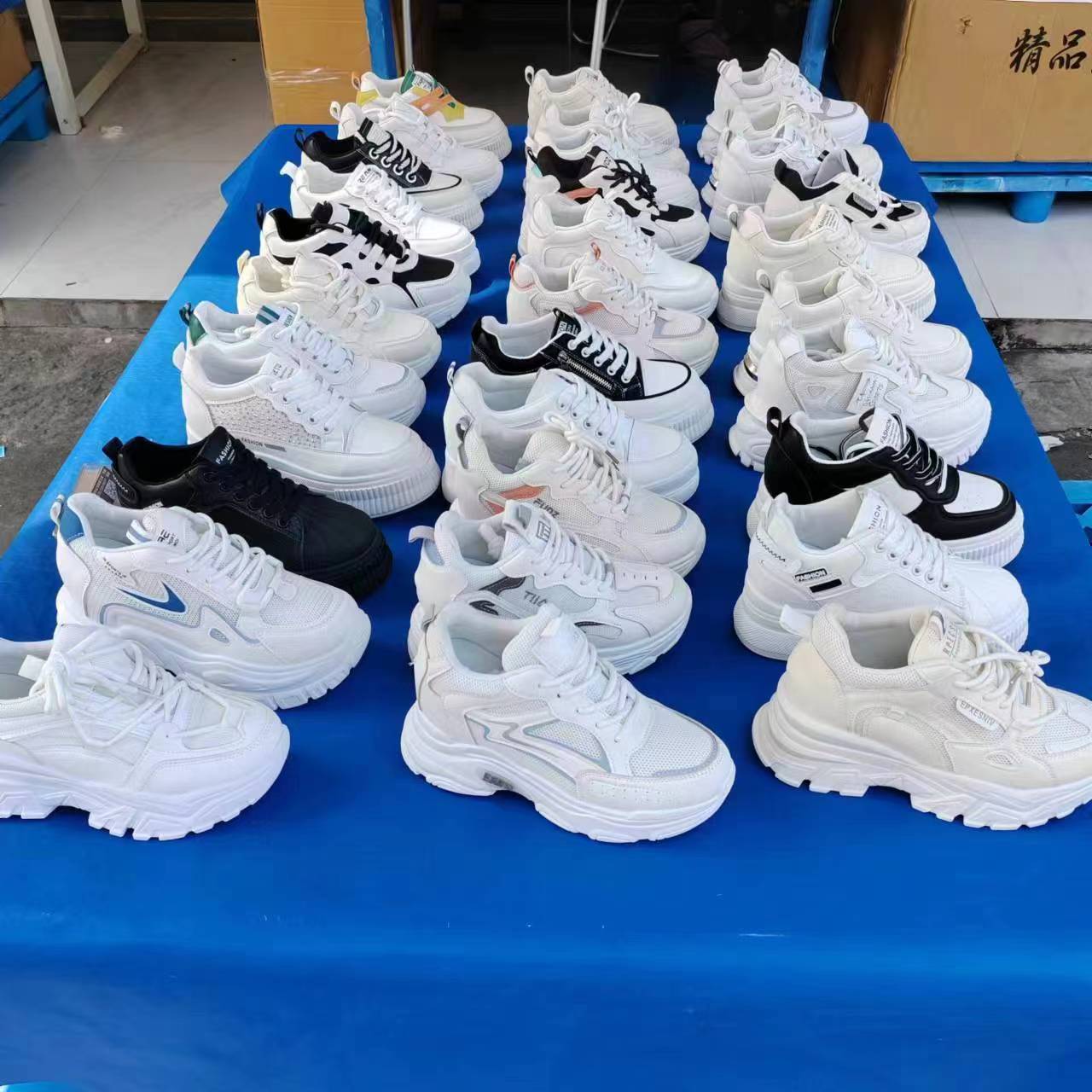 库存鞋子批发女鞋运动鞋老爹鞋尾货小直播鞋创业开店赶集内销外贸