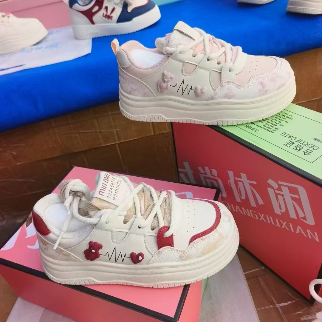 2025春季处理鞋货源鞋码齐全运动鞋女鞋地摊杂款拼色厚底百搭板鞋